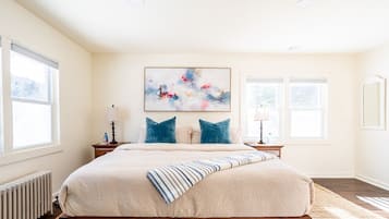 3 habitaciones, escritorio, tabla de planchar con plancha y wifi gratis