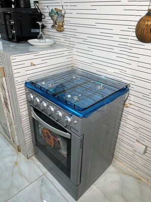 Tủ lạnh, lò vi sóng, lò nướng, bếp nấu 