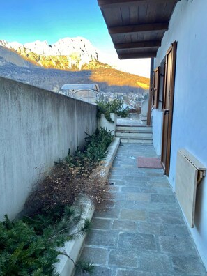 Property grounds - Elegant Apartment in Cortina d'Ampezzo, Panoramic View, Garage, Spacious 3Bedroom (Cortina d'Ampezzo)