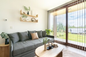TV - Cozy Melipal Retreat | Garden, BBQ & Pool (San Carlos de Bariloche)