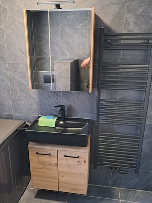 Shower, soap, toilet paper - Design-Apartment in St. Michael im Lungau - Direkt an der Skipiste (Sankt Martin)