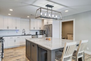 Refrigerador, microondas, parrilla de estufa y lavavajillas 