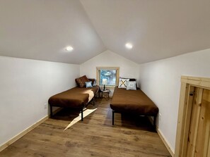 3 عدّة غرف نوم وواي فاي وملاءات أسرّة