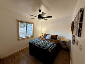 3 عدّة غرف نوم وواي فاي وملاءات أسرّة