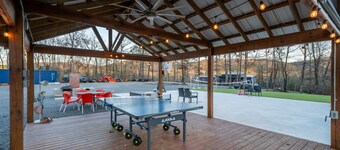 Family Fun Barn - Pet Friendly