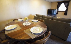 Dining - Lower Level One bedroom Lake front (Branson)