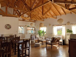 Interior - Hosteria Hainen Cabins, located in El Calafate, 10 minutes from downtown. (El Calafate)