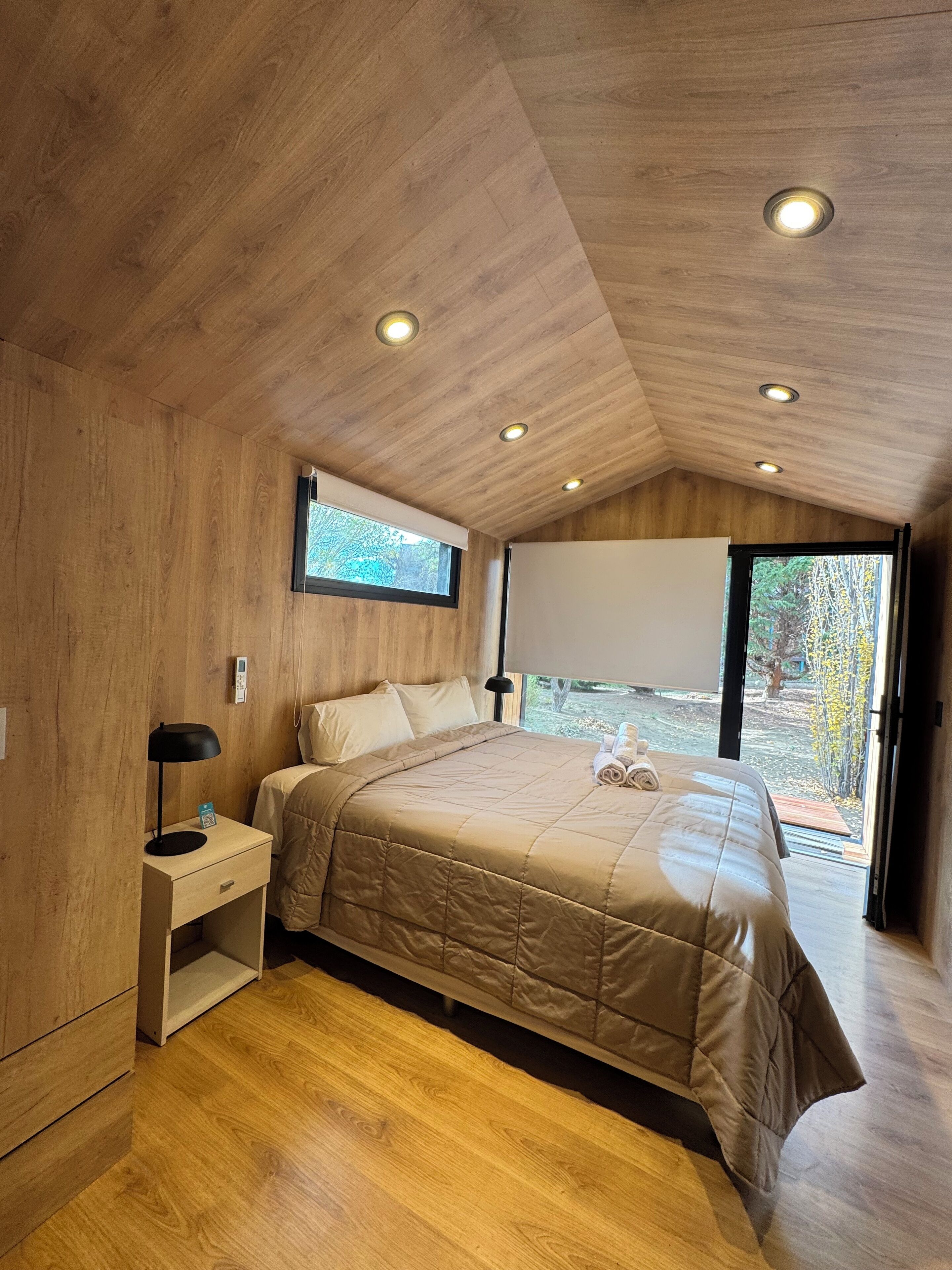 4 室のベッドルーム、インターネット、ベッドシーツ