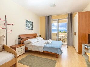 Internet, bed sheets - Comfort One Bedroom Apartment with Sea View and Terrace (Stanici)