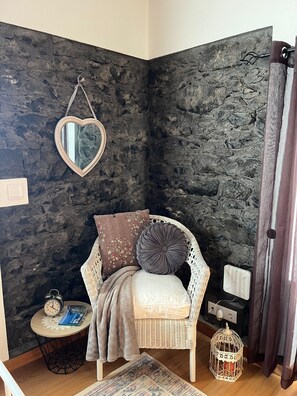 Interior - Casa Dos Avós Guest House, where the mountains embrace the sea! (Arco da Calheta)