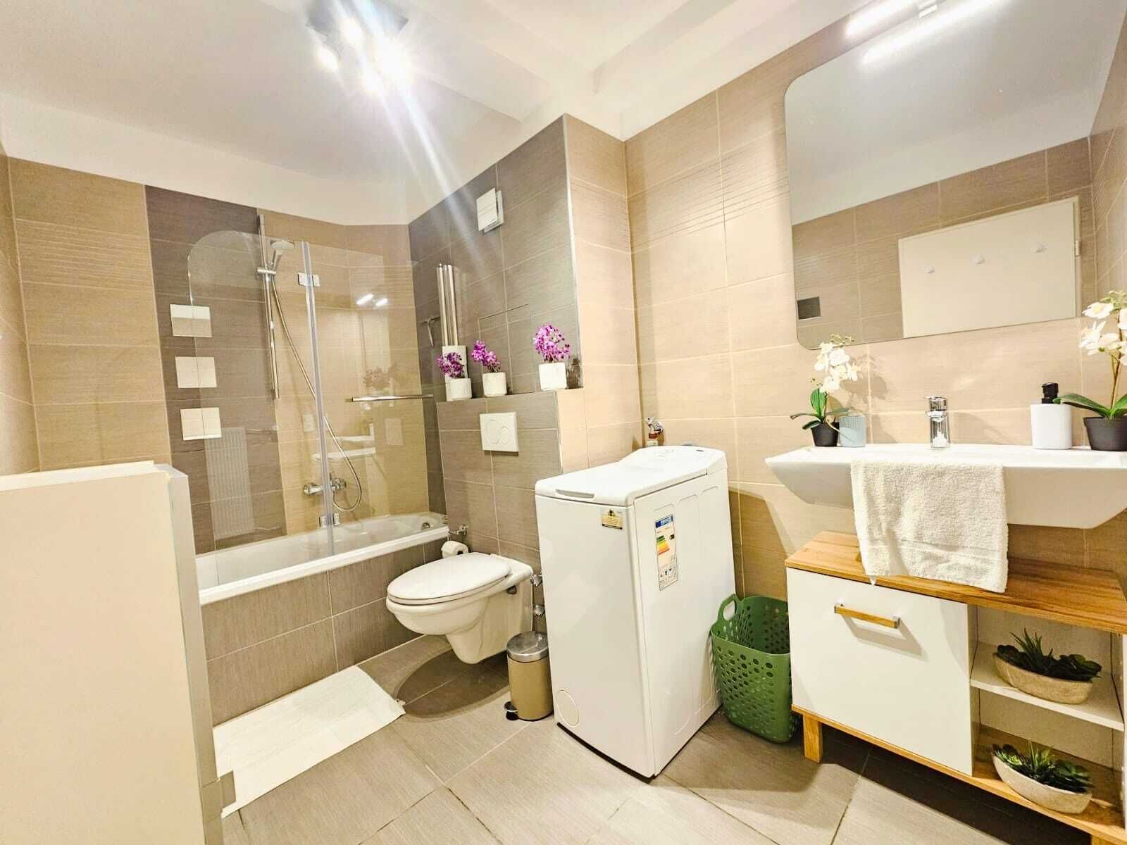 Apartment | Bathroom