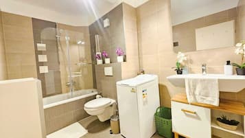 Apartment | Bathroom