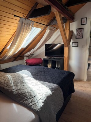 1 bedroom, free WiFi, bed sheets