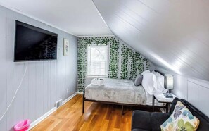 5 bedrooms, iron/ironing board, travel crib, WiFi