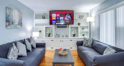 Adorable&Cozy Suburban Home Mins from Dwtn/Airport