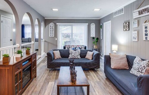 Fantastic Home Near DWTN/Airport