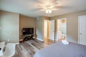 5 bedrooms, iron/ironing board, travel crib, WiFi