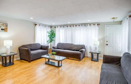 Centric Ranch in South ave by Dwtn/UofR/Arpt