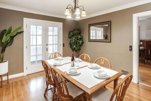 Dining - ✨Spacious✨ Steps to Strong/UofR by Airpt/Dwtn /RIT (Rochester)