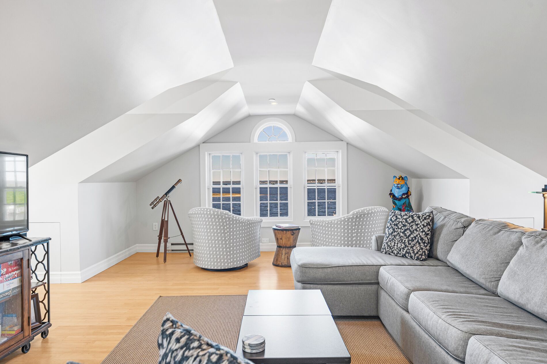 The Eagles Nest Penthouse: 360° Views In The Heart Of Watch Hill - Misquamicut, RI