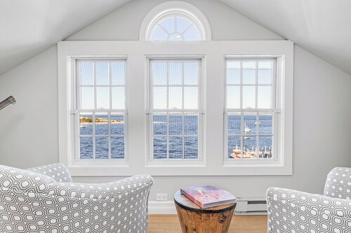 The Eagle’s Nest Penthouse: 360° Views in the Heart of Watch Hill