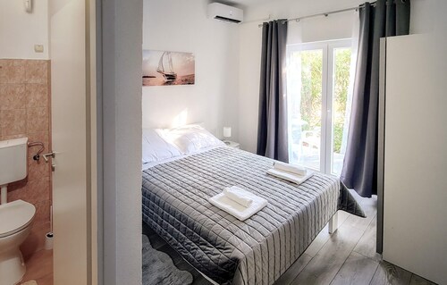 5 bedroom stunning home in Nevidane