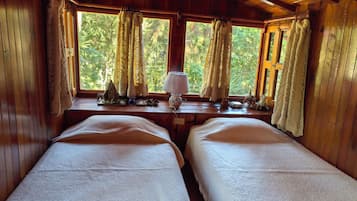 3 bedrooms, internet, bed sheets