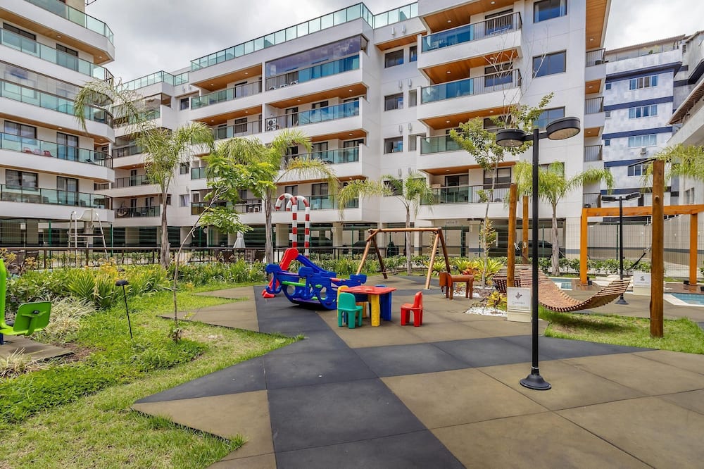 Apt w/ Balcony, BBQ & Pool View Ano0209
