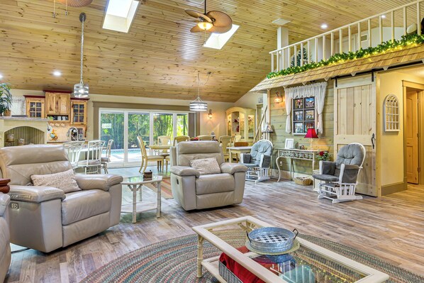 Interior - Peaceful 3-Bedroom Home w/ Pool in Sarasota (Sarasota)