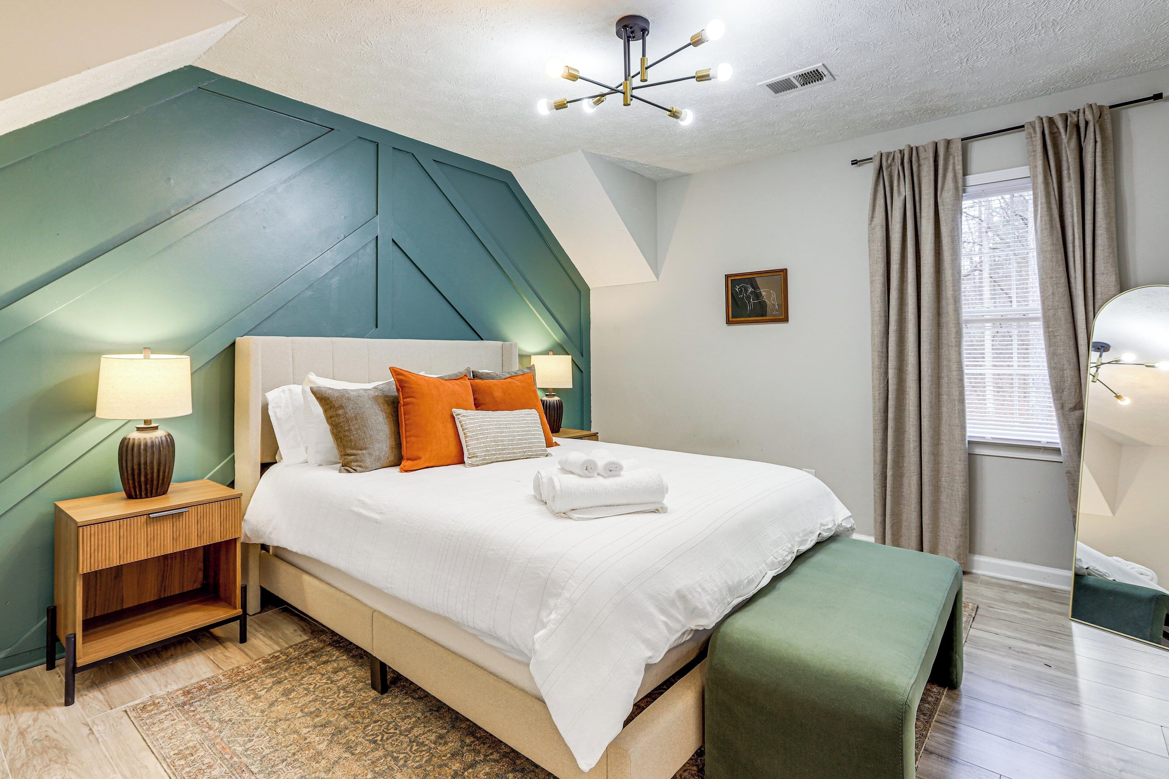 3 bedrooms, desk, iron/ironing board, Internet