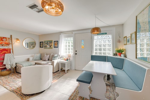 Steps to Dtwn & Bay! Snowbird Escape in Englewood