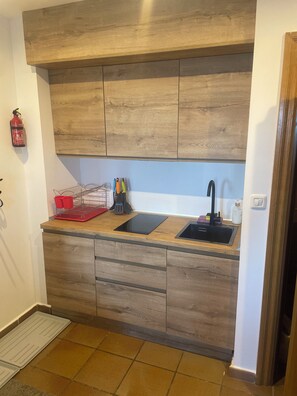 Private kitchen - Sierra Nevada Study (Sierra Nevada)
