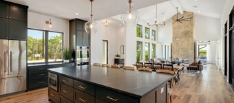 Ledgestone Ranch - Luxury Ranch - Pickleball - Bocce - Pool - Firepit