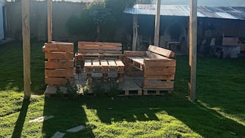 Familjehus - utsikt mot trädgården | Terrass/Patio