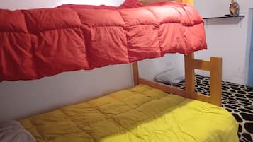 Maison familiale, vue sur le jardin | Fer et planche à repasser, accès au Wi-Fi (inclus)