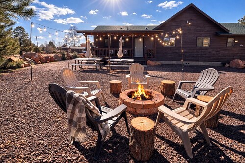 Budget Friendly Cabin with two Fire Pits