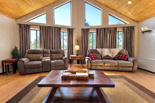 Budget Friendly Cabin with two Fire Pits