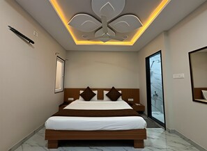 Family Room | Desk, laptop workspace, free WiFi - HOTEL LOTO CENTRAL UJJAIN STATION (Ujjain)
