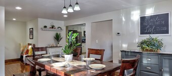 Peaceful 4-bedroom cabin with Hot Tub near Blue Marsh Lake