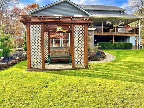 Cozy Corner 2 on Zimmerle