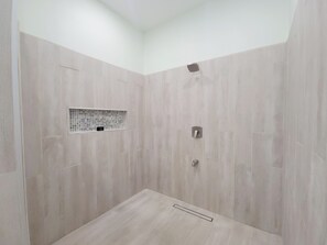 Shower, towels, soap, toilet paper - Speranza - Modern oceanview living in Hope Estate (Hope Estate)