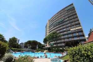 Pool - Holiday apartment mit Pool und Balkon (Lignano Sabbiadoro)