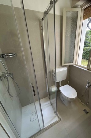 Bathroom - Holiday apartment mit Garten (Lignano Sabbiadoro)