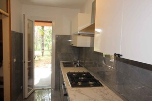 Refrigerador, microondas, parrilla de estufa y lavavajillas 