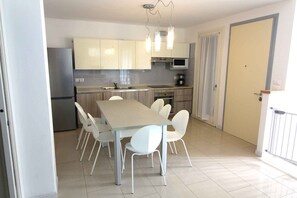 Dining - Holiday apartment mit Terrasse (Lignano Sabbiadoro)