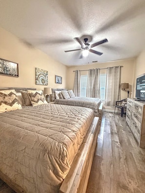 2 bedrooms, WiFi, bed sheets - 2 BR/ 2 BA Gorgeous Condo at Legends Resort Sun, Golf, Beach (Myrtle Beach)