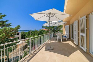 Property grounds - Holiday apartment with air conditioning and balcony (Selce)