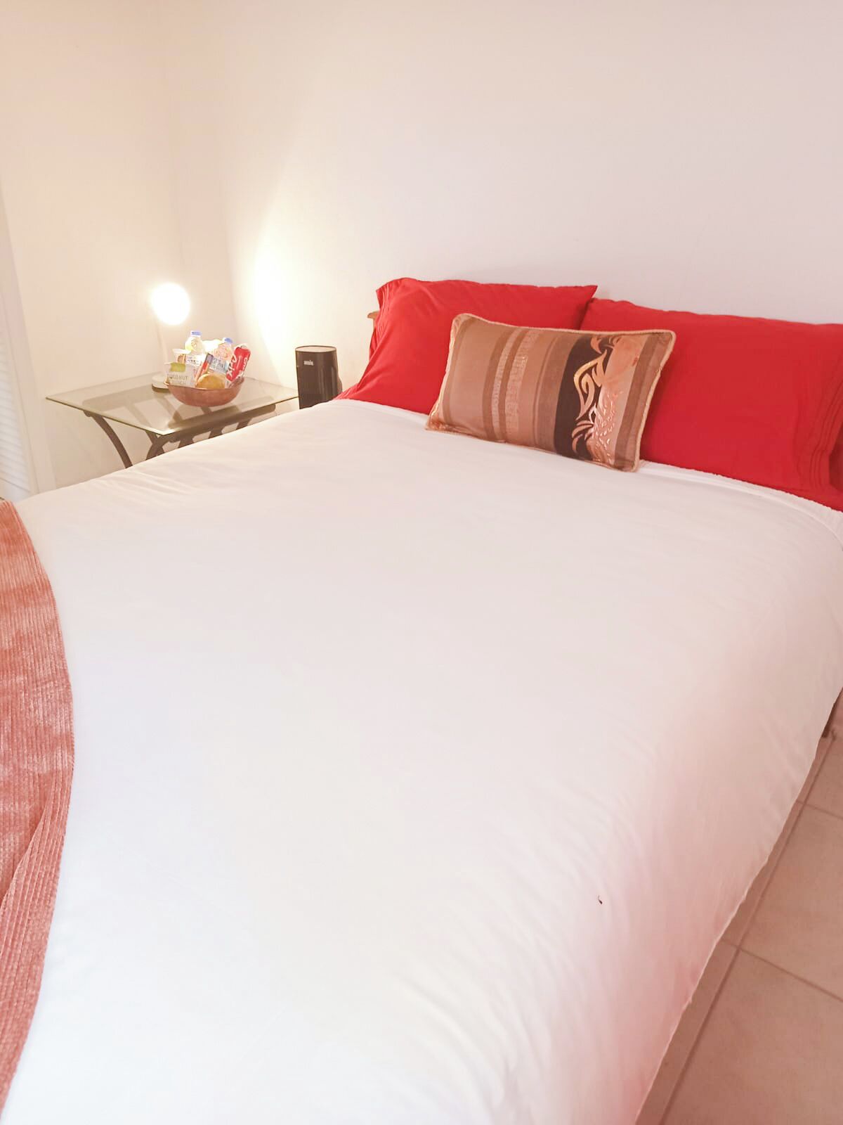 1 chambre, fer et planche à repasser, Wi-Fi gratuit, draps fournis