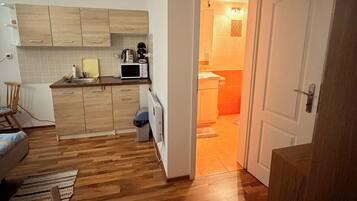 Apartment, Patio, Courtyard View | Interior