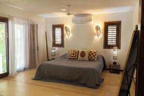 4 bedrooms, desk, iron/ironing board, free WiFi